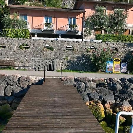 Villa Sul Lago Con Pontile Privato A Brenzone Sul Garda - Unique And Exclusive Kültér fotó