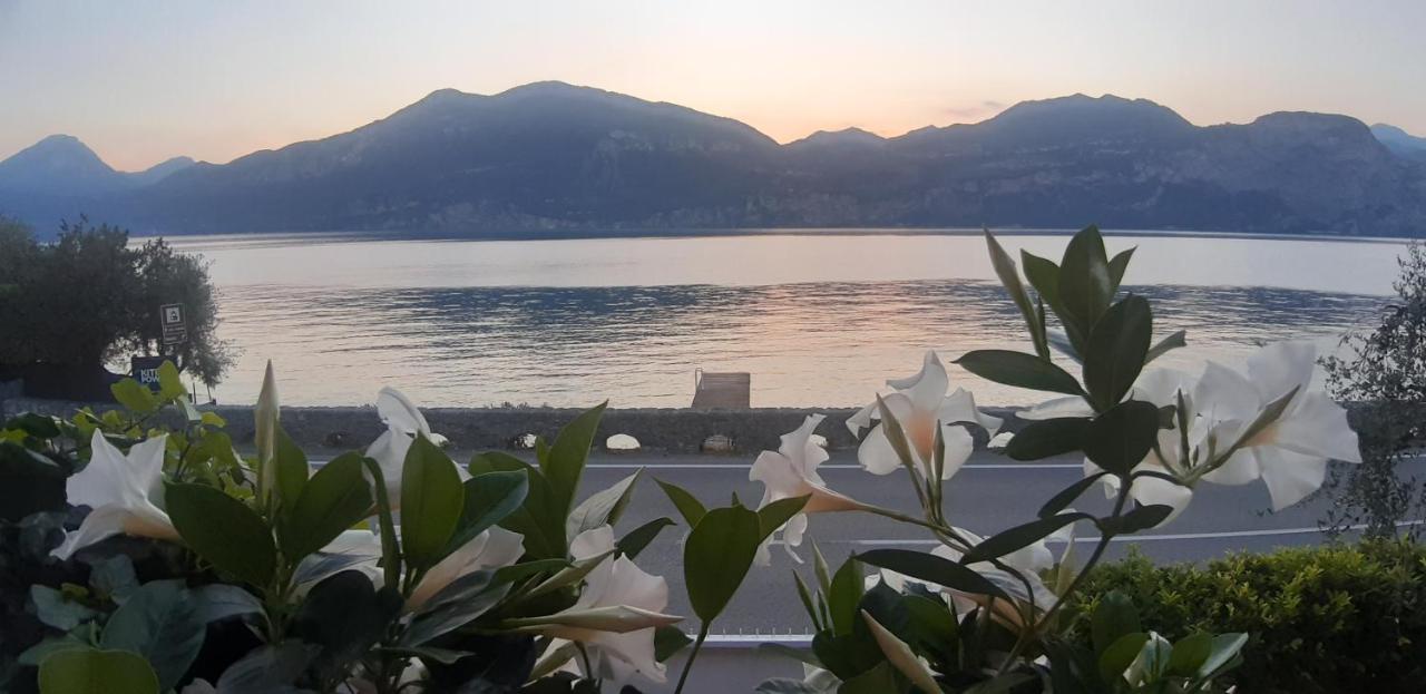 Villa Sul Lago Con Pontile Privato A Brenzone Sul Garda - Unique And Exclusive Kültér fotó